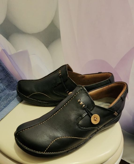 A photo taken by the reviewer showcasing the shoes.