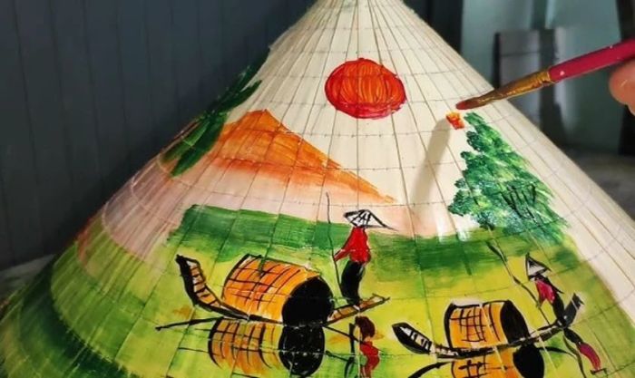 Vẽ hình ảnh lái đò để trang trí nón lá