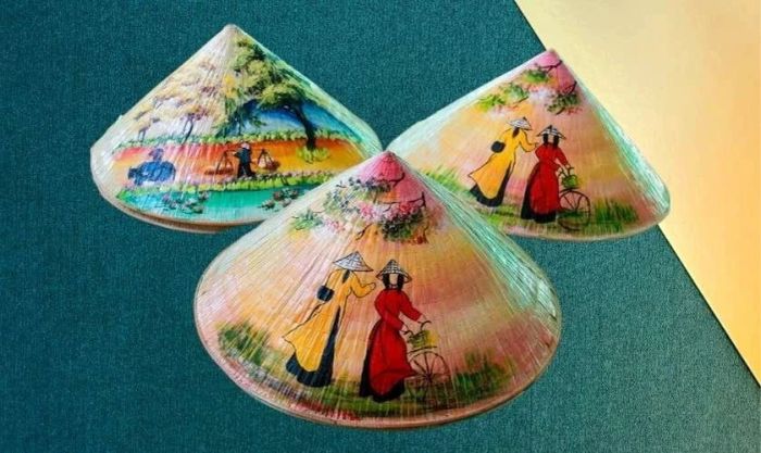 Trang trí nón lá Tết theo chủ đề quê hương