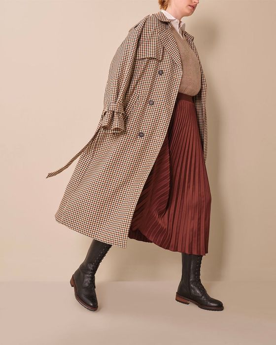 model wearing the black boots