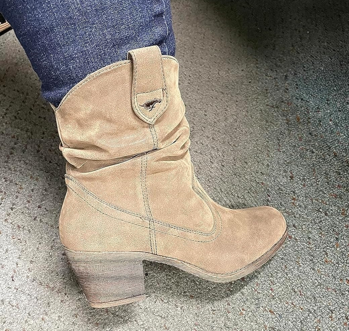 detailed shot of the brown boot worn by a reviewer