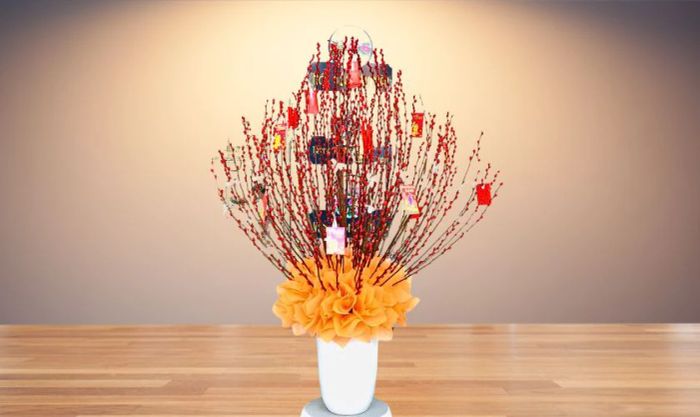 Mẫu cắm nụ tầm xuân ngày Tết 2025 đẹp với tông màu đỏ