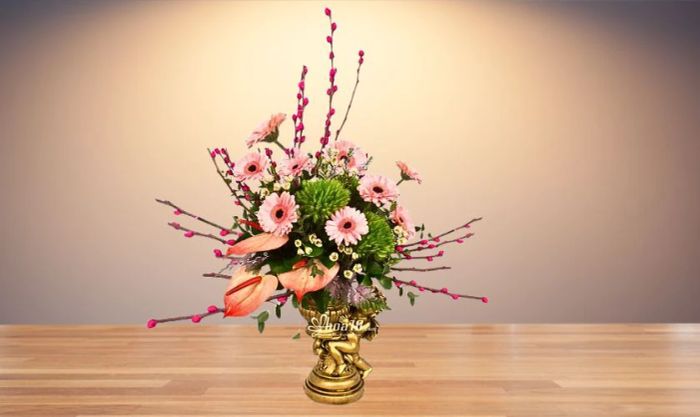 Hướng dẫn cắm bình nụ tầm xuân trang trí phòng khách