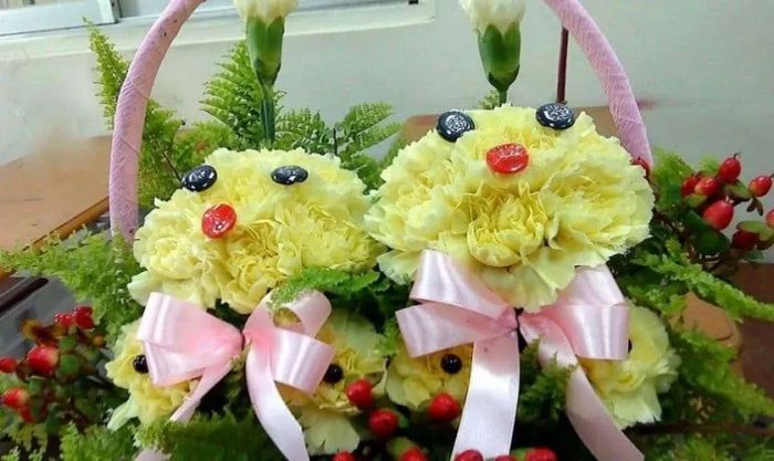 Cách cắm hoa phăng ngày Tết thành hình dễ thương