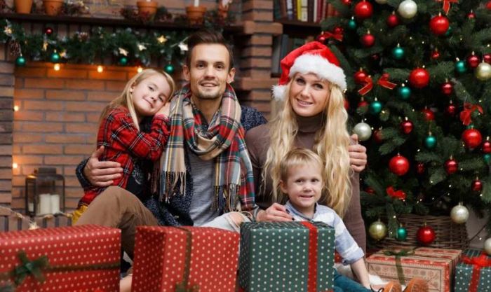Cách tạo dáng chụp ảnh Noel cùng gia đình