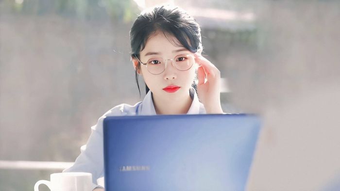 Mỹ nhân Hàn Quốc đẹp nhất, với nét đẹp thanh lịch phù hợp với môi trường công sở