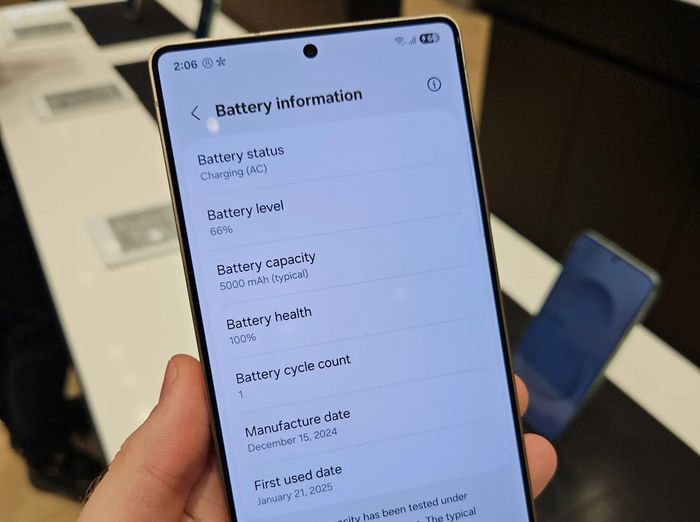Galaxy S25 Series mang đến tính năng xem chi tiết tình trạng pin cho người dùng.