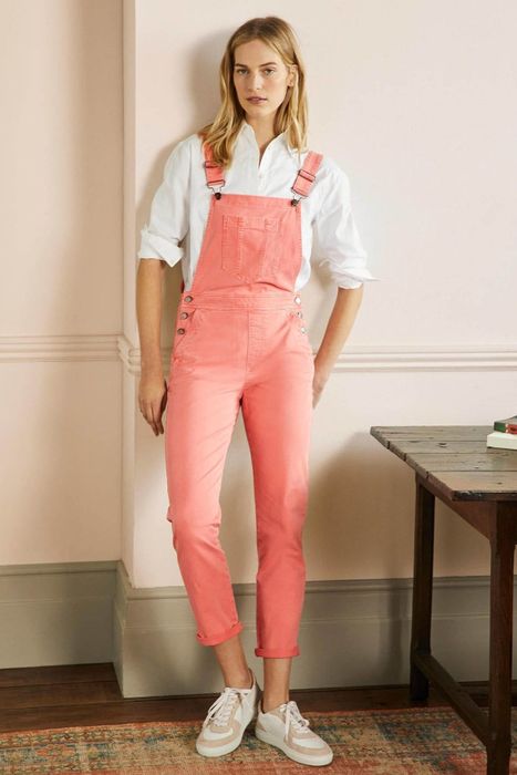 A model wearing the overalls in 