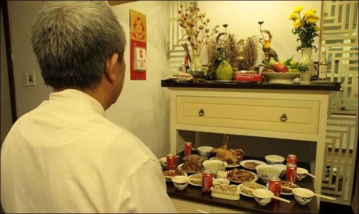 Bài văn khấn trưa mùng 2 Tết dành cho gia tiên chuẩn chỉnh