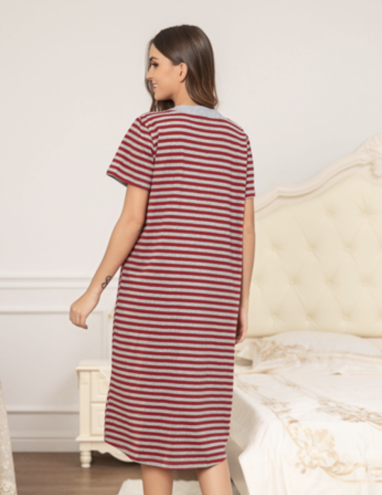 a model wearing the Ekouaer zipper-front housecoat in red, turned to reveal the back design