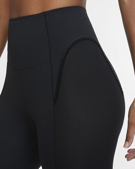 a close-up of the ribbed detailing on the Nike Yoga Luxe leggings