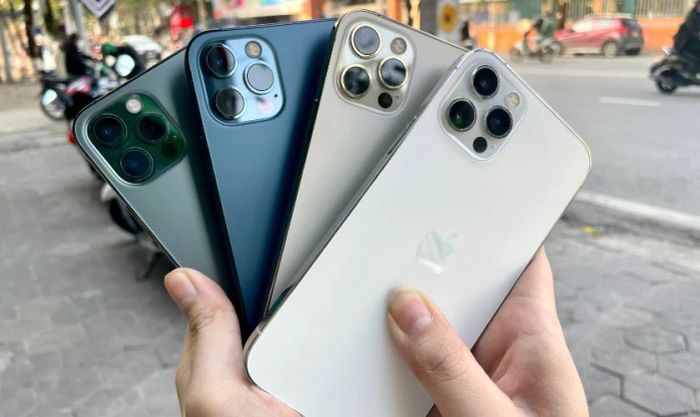 Có nên mua iPhone cũ hay không?