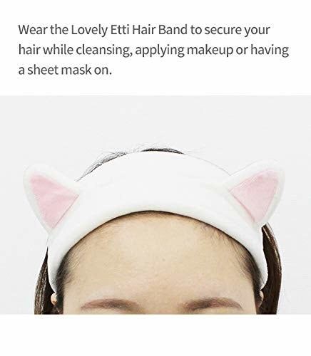 the headband featuring cute cat ears
