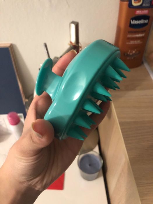 Side view highlighting the soft, textured bristles