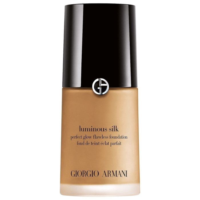 Luminous Silk is a medium-coverage foundation that builds beautifully, offering a natural, skin-like finish.