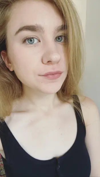 Before shot of a Mytour editor with no mascara applied
