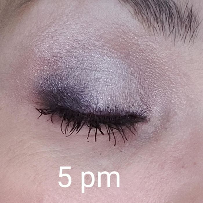 A reviewer with perfectly intact eyeshadow
