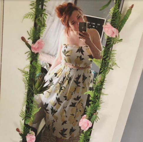 Another reviewer showcasing the lemon-print set