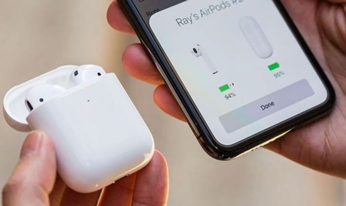 Mở nắp hộp AirPod và đặt gần thiết bị di động của bạn