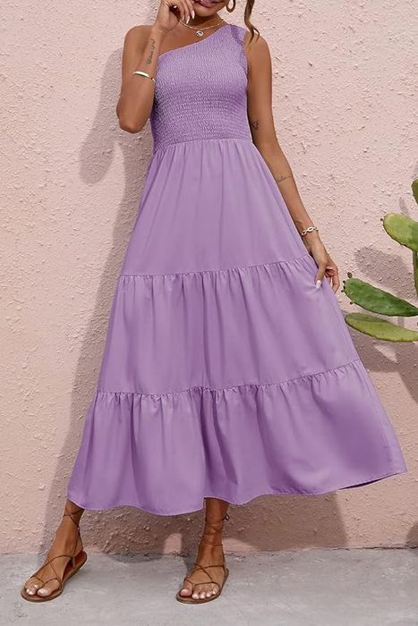 model in solid color