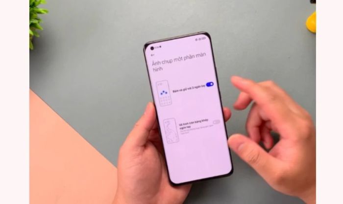 Kích hoạt tính năng chụp ảnh một phần màn hình bằng cử chỉ.