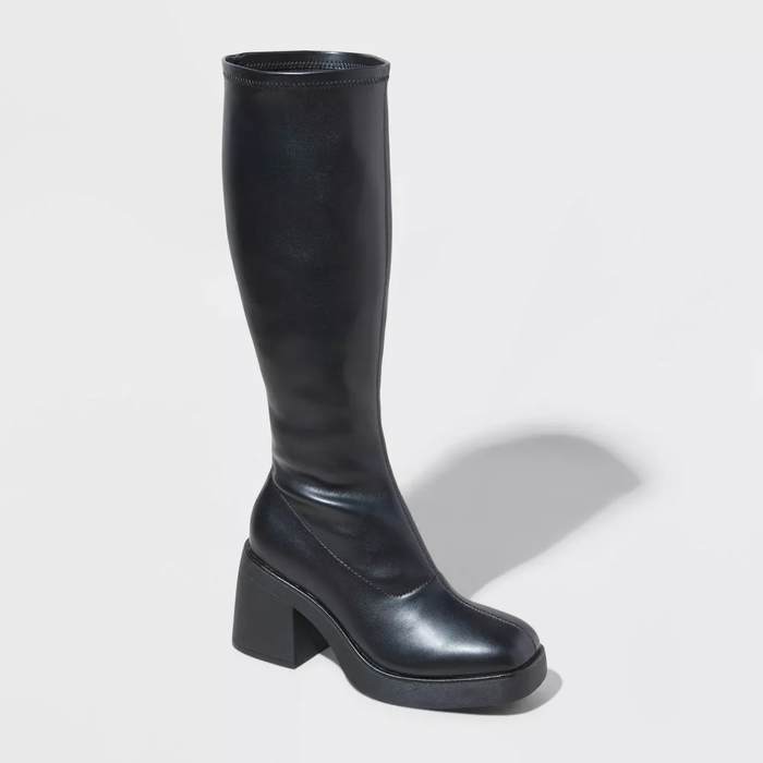 A sleek, high boot with a bold heel, perfect for stylish winter outings