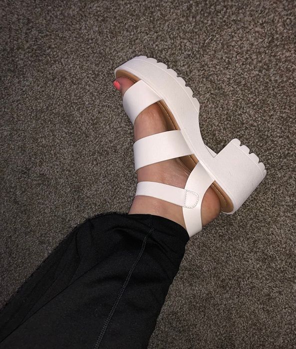 another reviewer wearing the same sandals