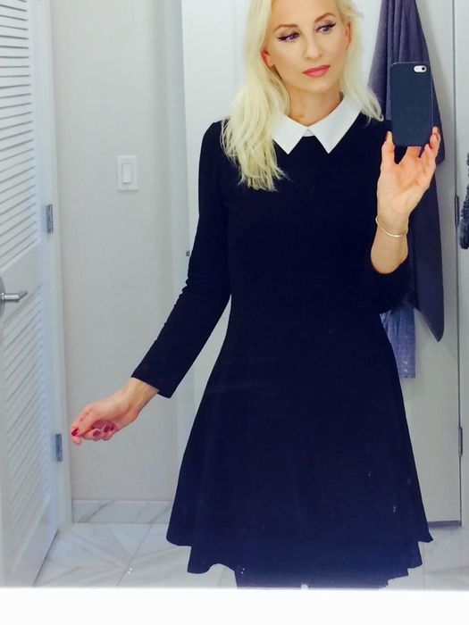 Reviewer showcasing the Aphratti Peter Pan-collar dress