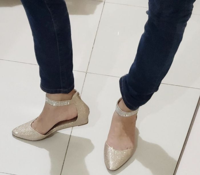 Beige flats with a glittery finish
