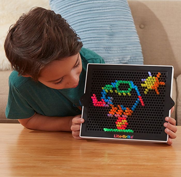 The Lite-Brite comes with six fun templates and 200 colorful pegs for hours of creative fun.