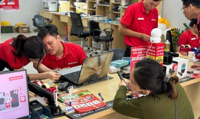 Nhờ đến sự trợ giúp từ kỹ thuật viên khi camera laptop không hoạt động