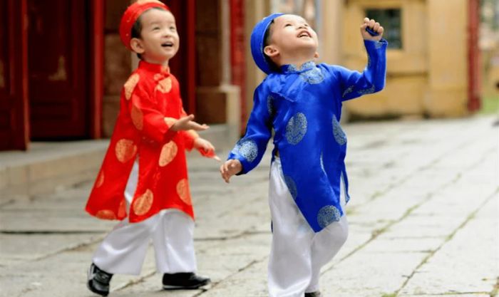 Mẫu lời chúc Tết dành cho con cháu trong nhà giúp bé vui vẻ suốt cả năm