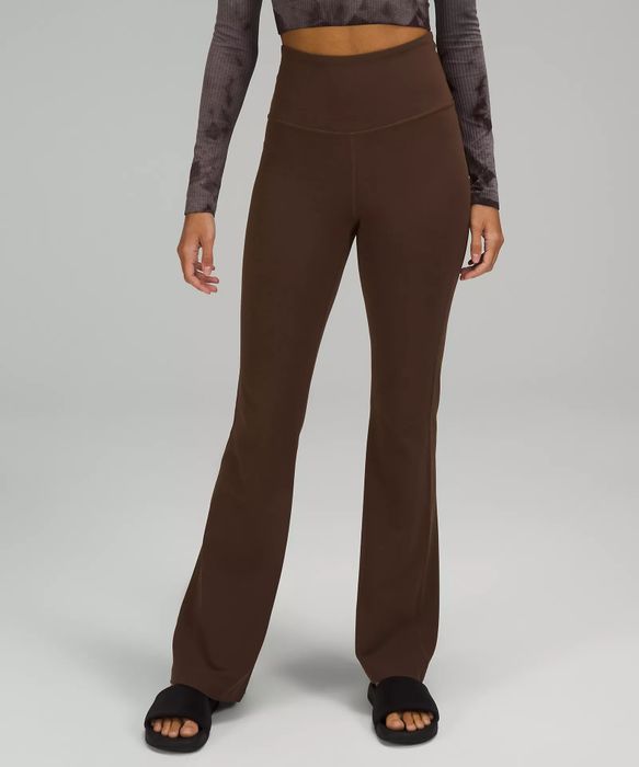 model wearing brown leggings