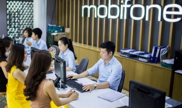 Ghé thăm trực tiếp cửa hàng giao dịch của MobiFone