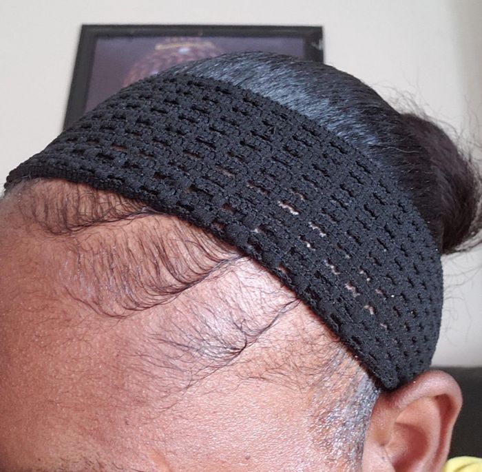 A reviewer's photo showcasing the results after applying the edge gel