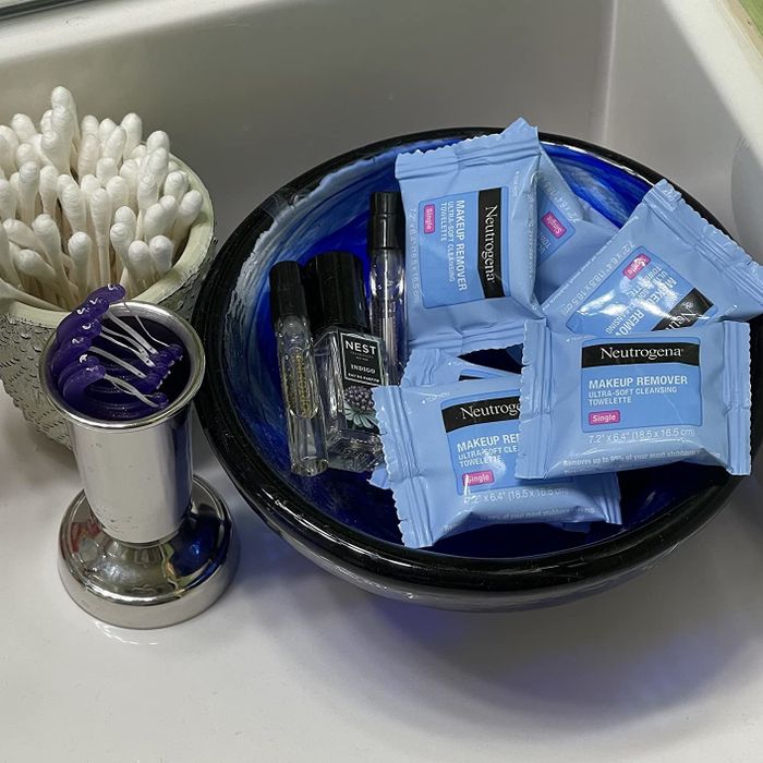 Review photo of the makeup wipes in a bowl