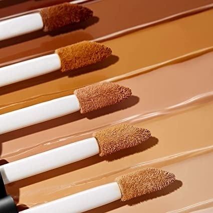 The concealer in use