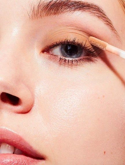 Model wearing the lid tint for a fresh, matte finish