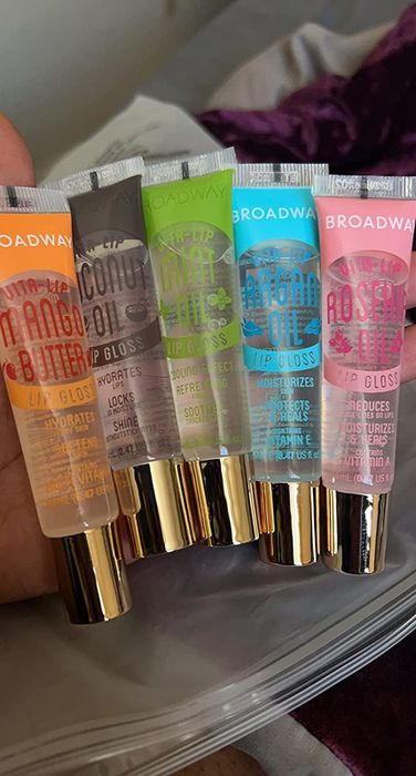 Review photo of the lip gloss set, showcasing the variety