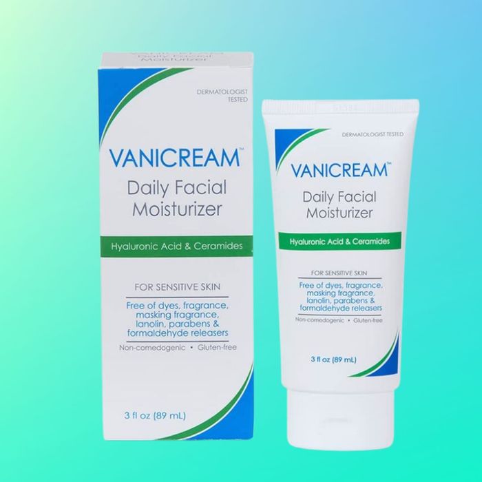 Vanicream Daily Facial Moisturizer, enriched with hyaluronic acid and ceramides for sensitive skin, displayed with its box packaging. Size: 3 fl. oz (89 mL).
