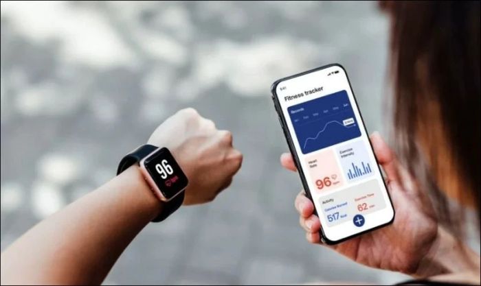 Hỗ trợ theo dõi hoạt động và số bước đi