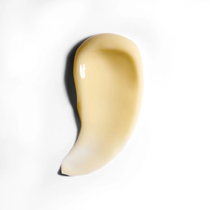 Description of the cream's appearance.