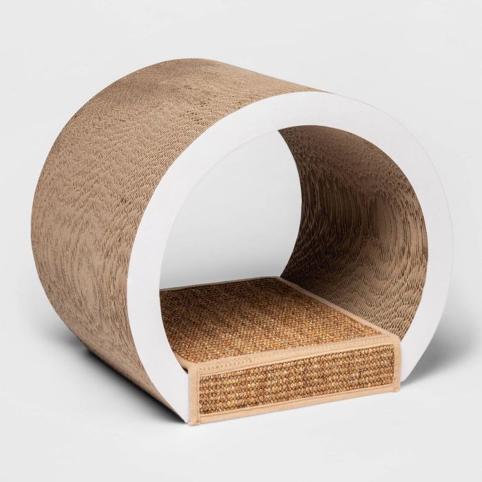 Cardboard tunnel cat scratcher