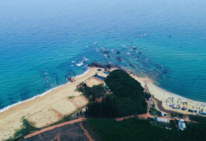 Khám phá bãi biển Lộ Diêu: vẻ đẹp hoang sơ đầy mê hoặc 4