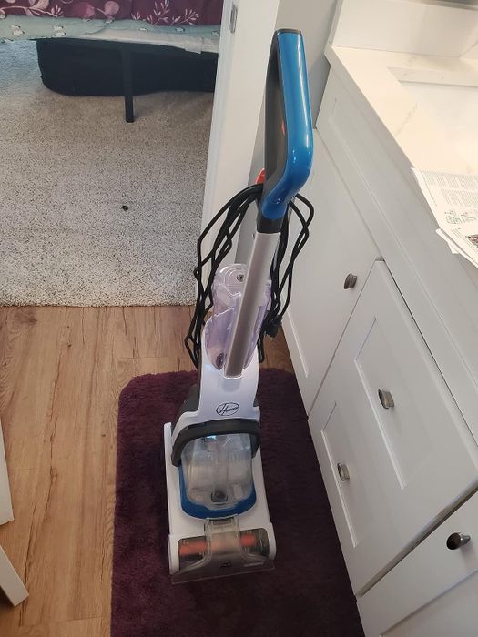 A reviewer’s photo of the carpet cleaner in action