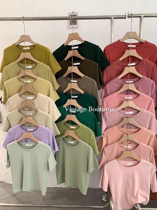 Origami kit designed for children, featuring vibrant paper, animal patterns, and a detailed instruction book. Ideal for ages 5 and older, offering over 72 creative projects