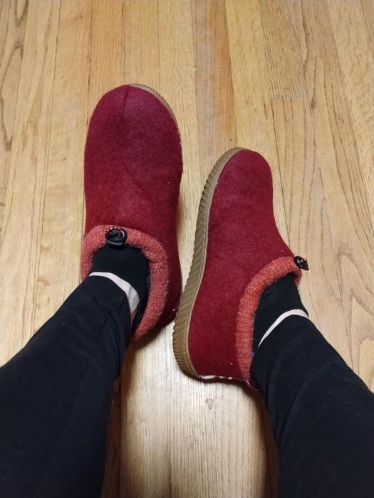 Reviewer's image of the slippers.