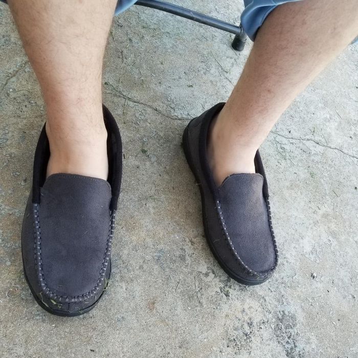 A photo of the shoes from the reviewer