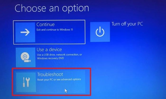 Chọn Troubleshoot để tiến hành reset lại máy tính Windows 11