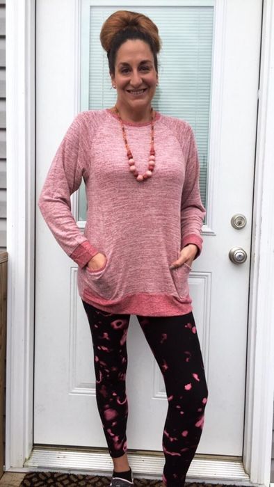 Another reviewer in the pink top